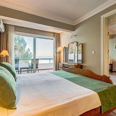 Hotel Cunda 3*